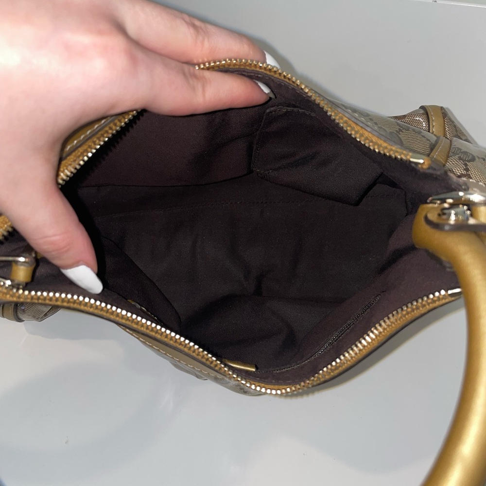 Gucci Shoulder Bag - Picture 4 of 7
